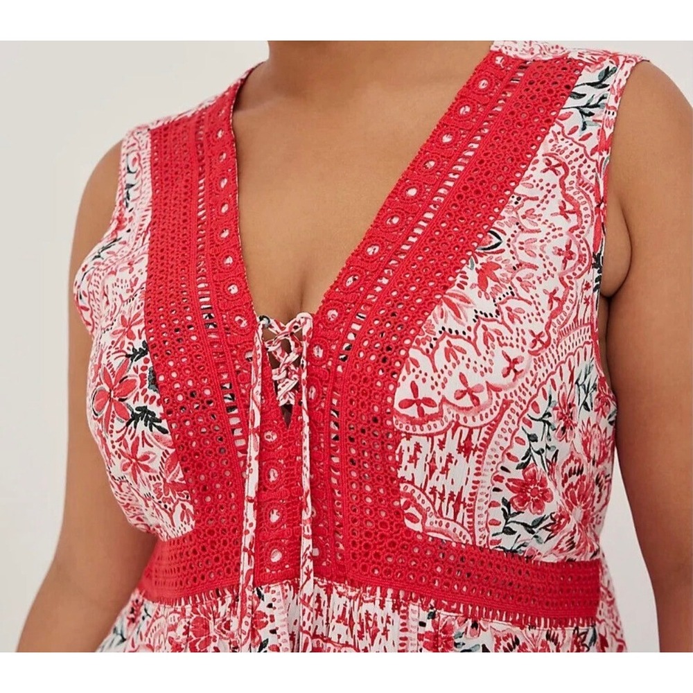 NWT Torrid Crinkle Gauze Crochet Inset Lace Up Medallion Top 1 1X 14-16 - Picture 2 of 9